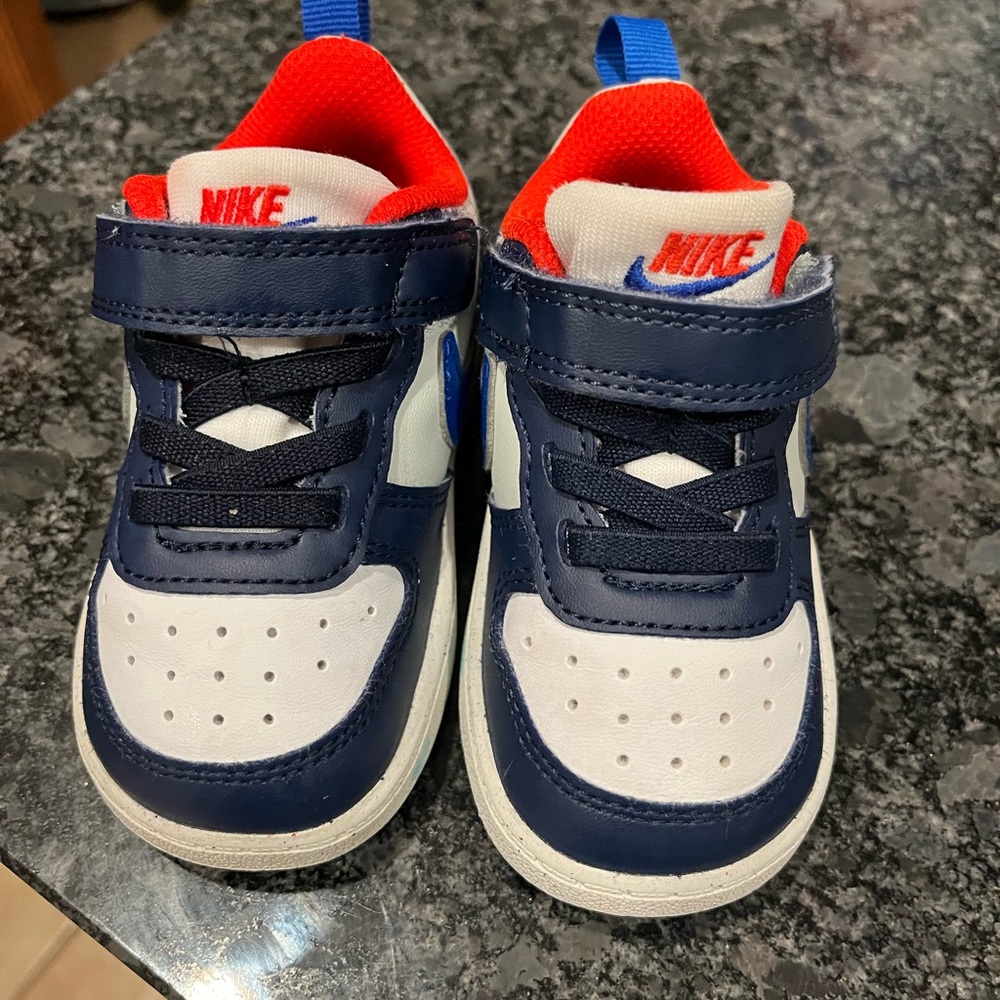 Toddler Nike Shoes Size 5T
